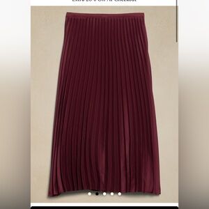 NWT Banana Republic Factory Pleated Midi Skirt